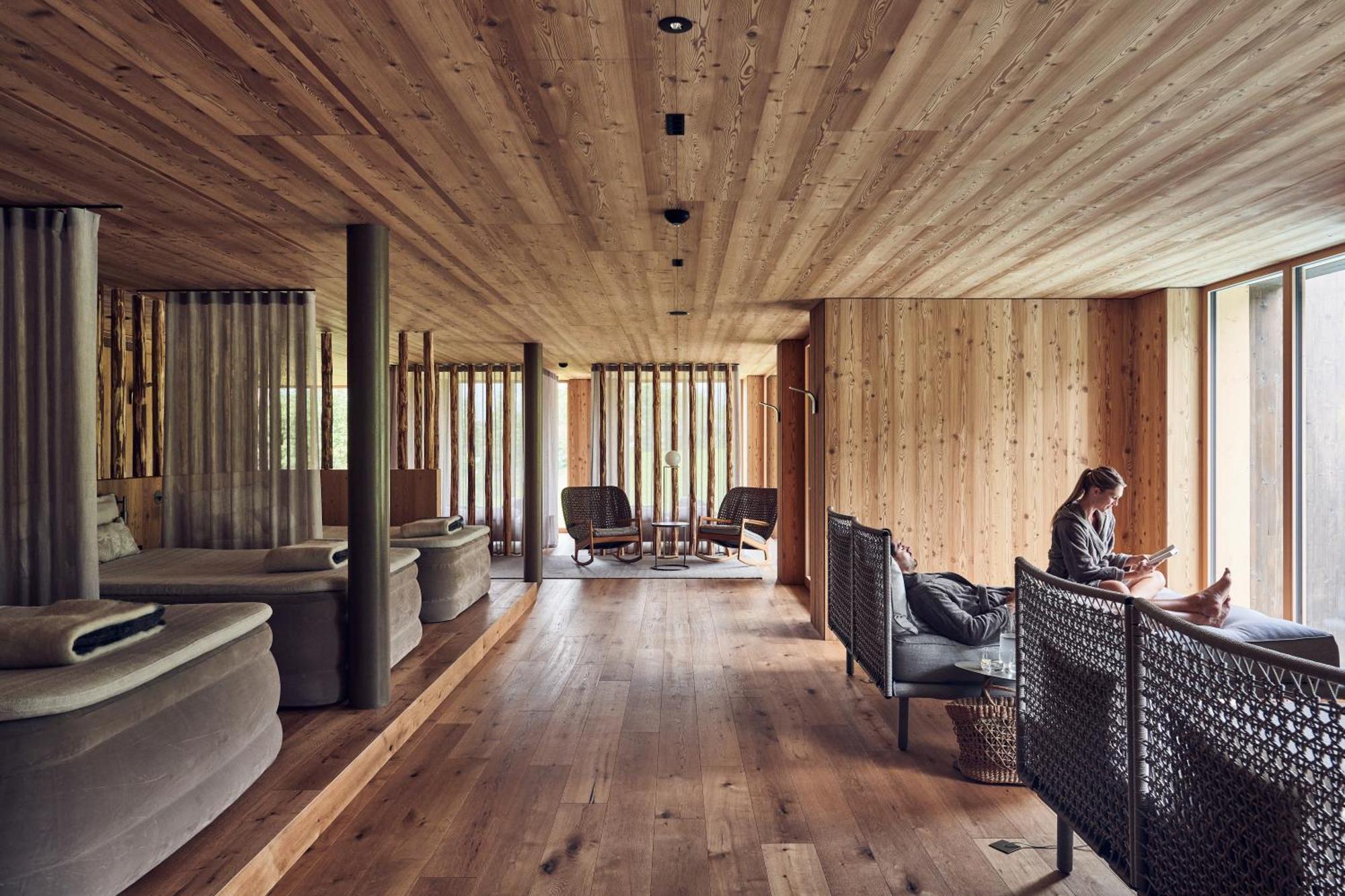 Falkensteiner Hotel Kronplatz - The Leading Hotels Of The World (Adults Only) Riscone Exterior photo Interior of the hotel