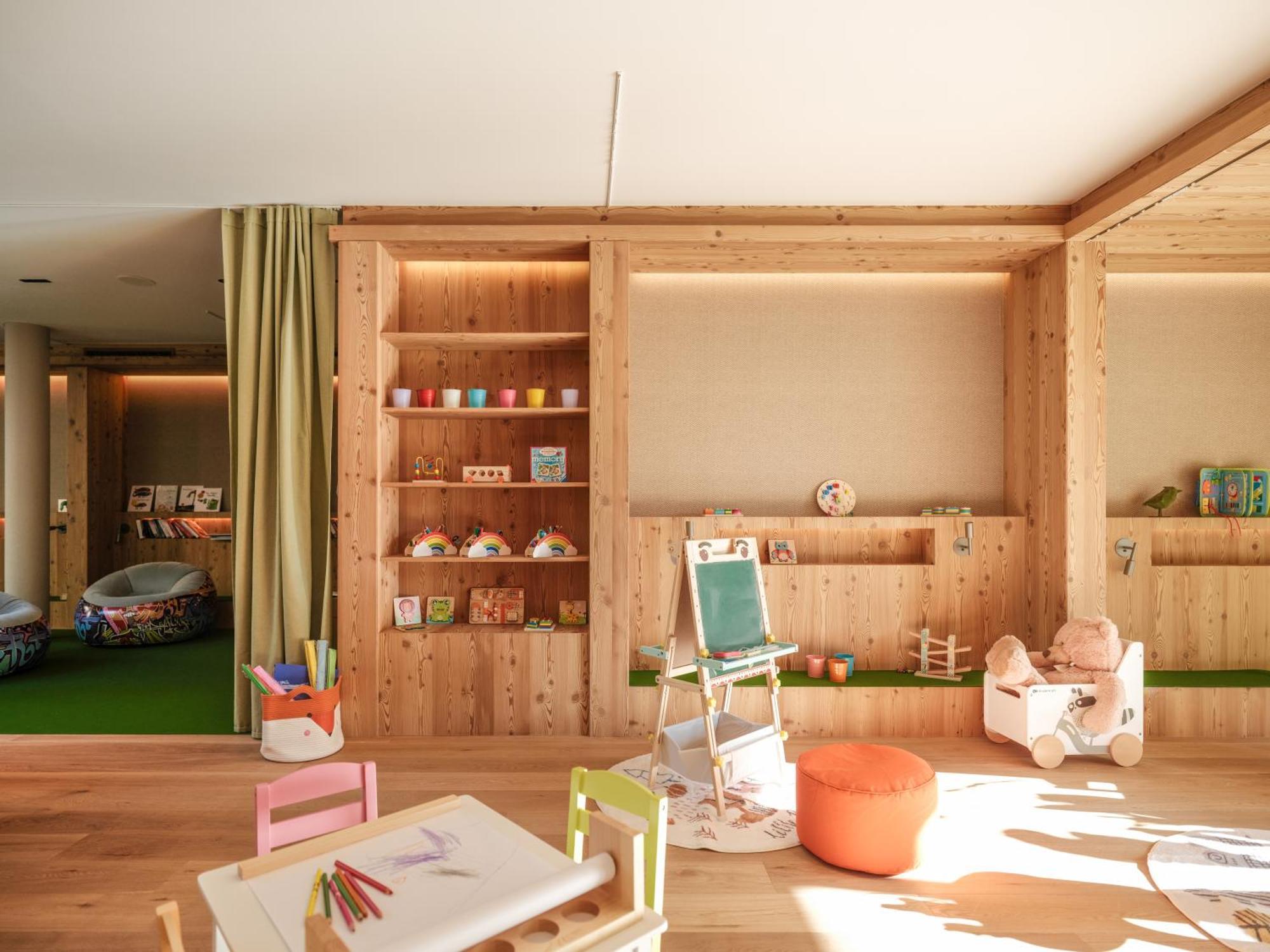 Falkensteiner Hotel Kronplatz - The Leading Hotels Of The World (Adults Only) Riscone Exterior photo The nursery