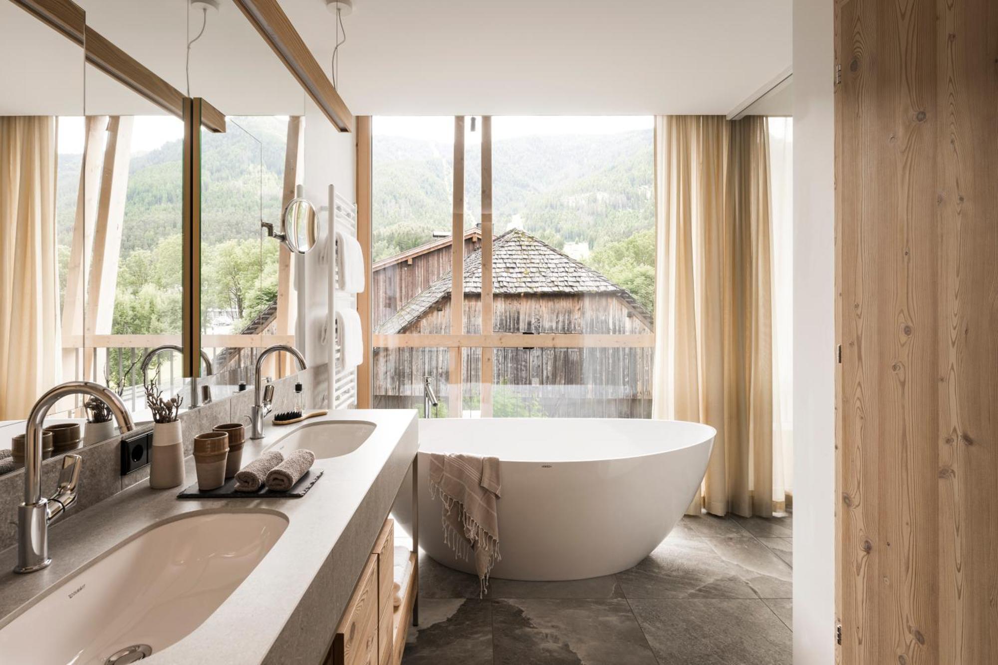 Falkensteiner Hotel Kronplatz - The Leading Hotels Of The World (Adults Only) Riscone Exterior photo Bathroom