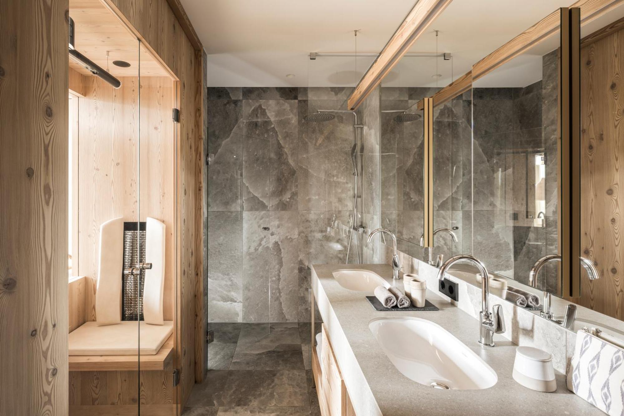 Falkensteiner Hotel Kronplatz - The Leading Hotels Of The World (Adults Only) Riscone Room photo Bathroom