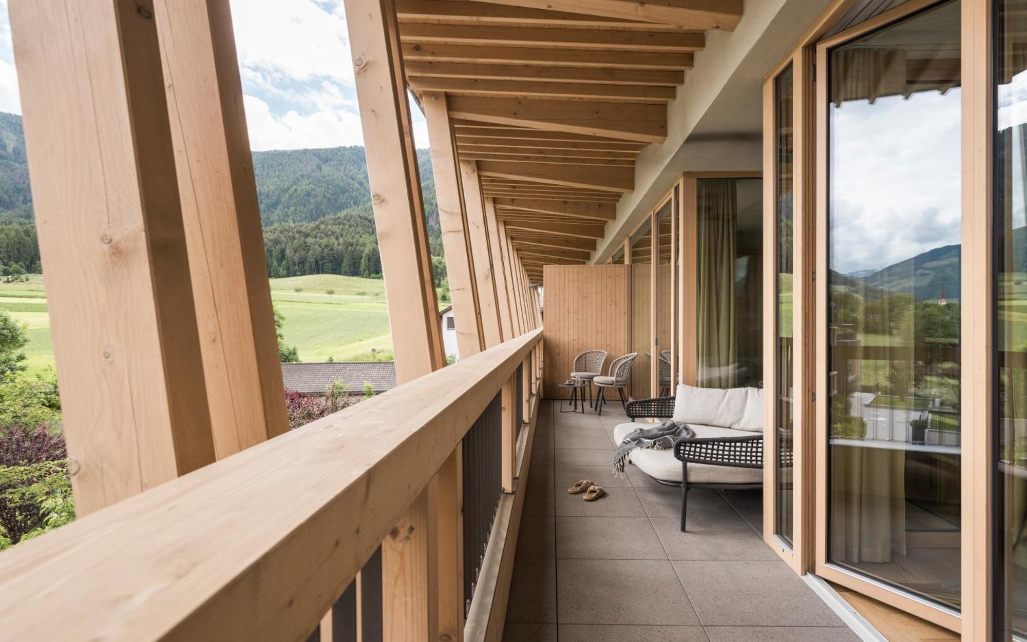 Falkensteiner Hotel Kronplatz - The Leading Hotels Of The World (Adults Only) Riscone Room photo The balcony of a suite