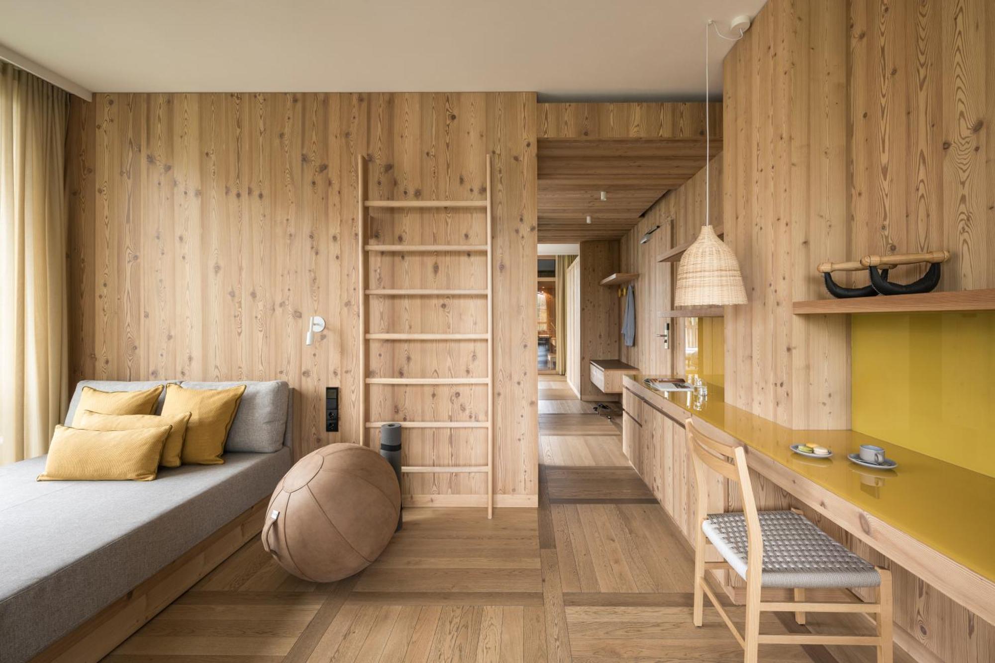 Falkensteiner Hotel Kronplatz - The Leading Hotels Of The World (Adults Only) Riscone Exterior photo Interior of a room at the Hotel de la Couronne