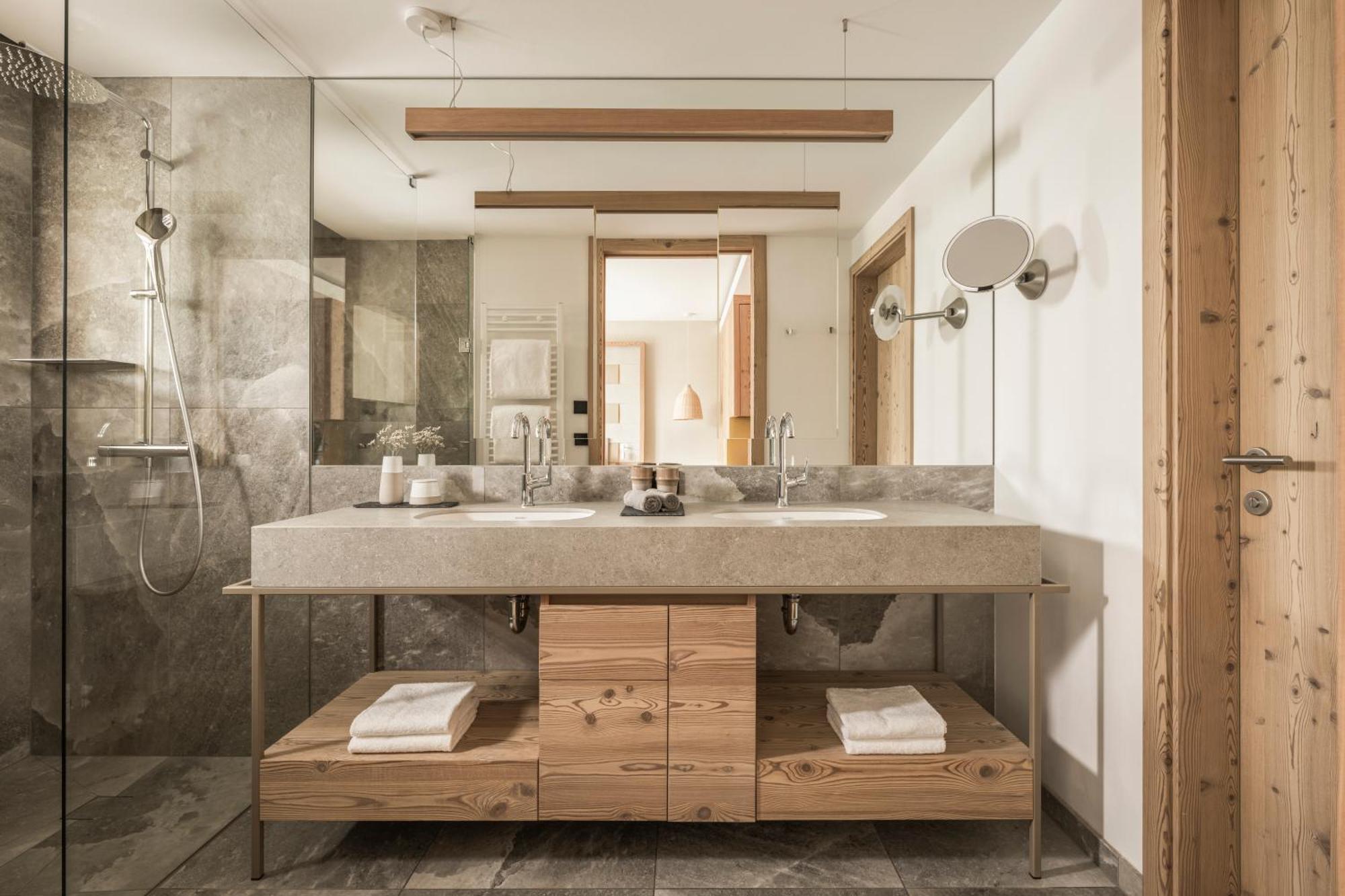 Falkensteiner Hotel Kronplatz - The Leading Hotels Of The World (Adults Only) Riscone Exterior photo Bathroom