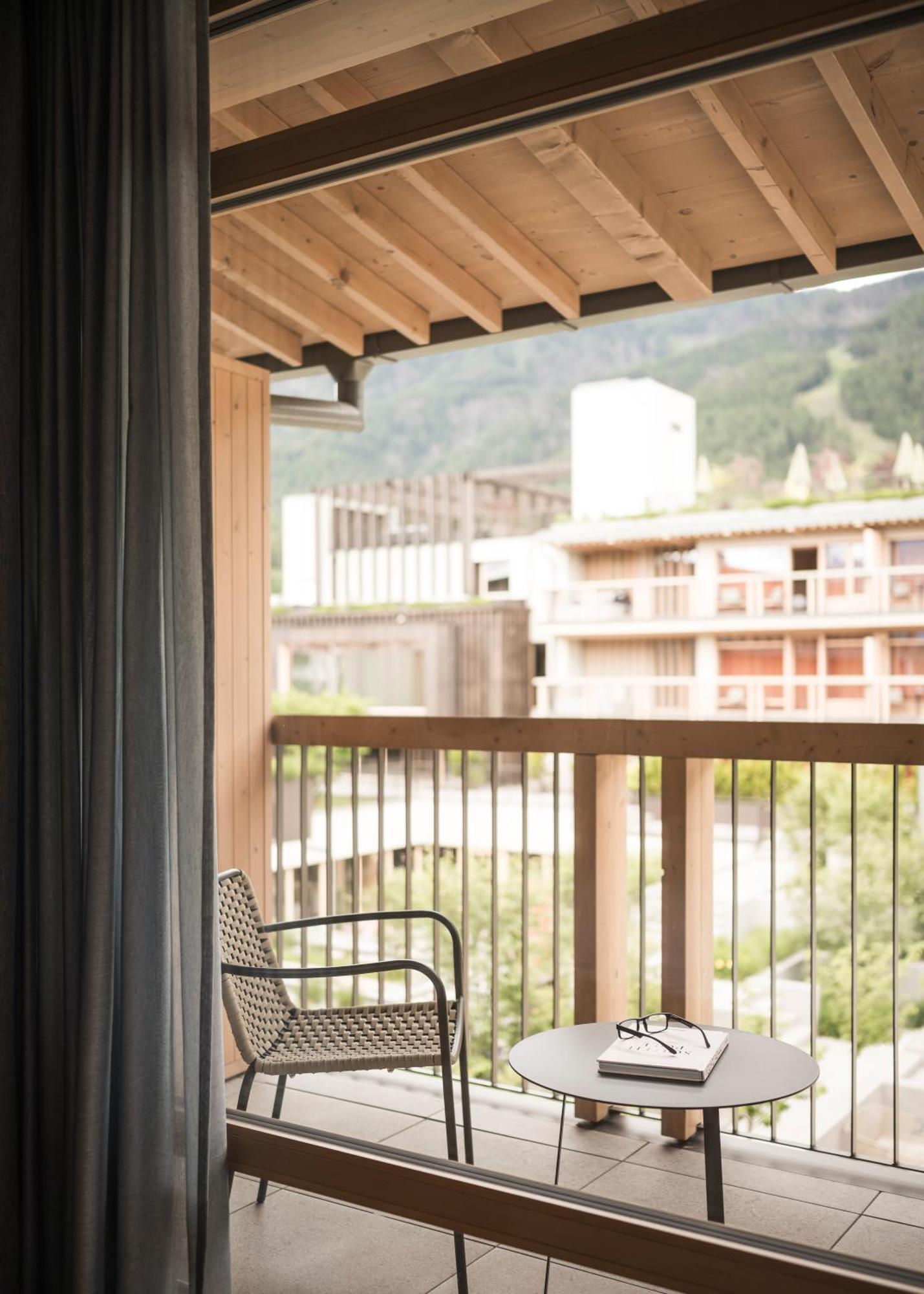 Falkensteiner Hotel Kronplatz - The Leading Hotels Of The World (Adults Only) Riscone Room photo A balcony