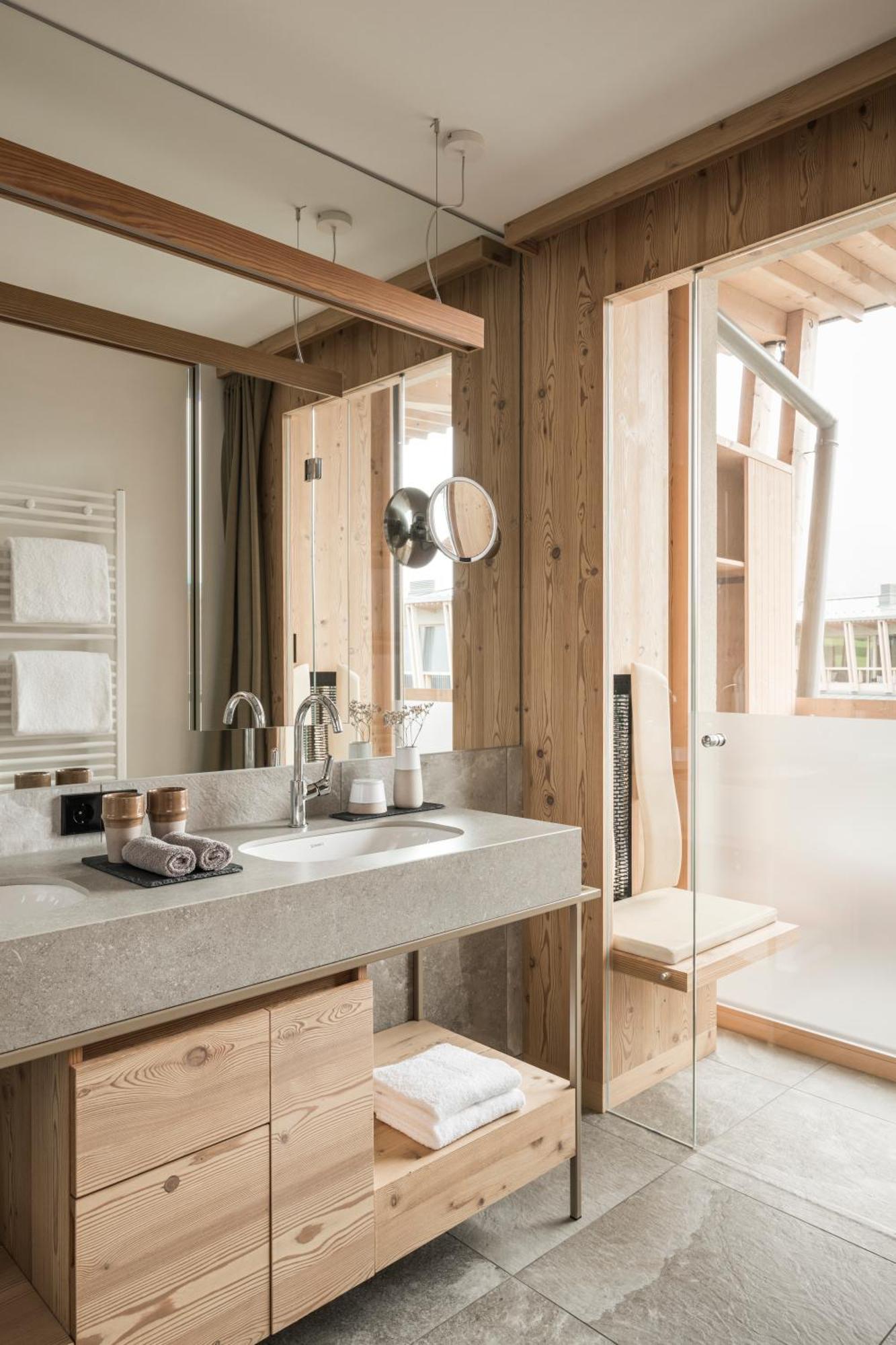 Falkensteiner Hotel Kronplatz - The Leading Hotels Of The World (Adults Only) Riscone Room photo Bathroom