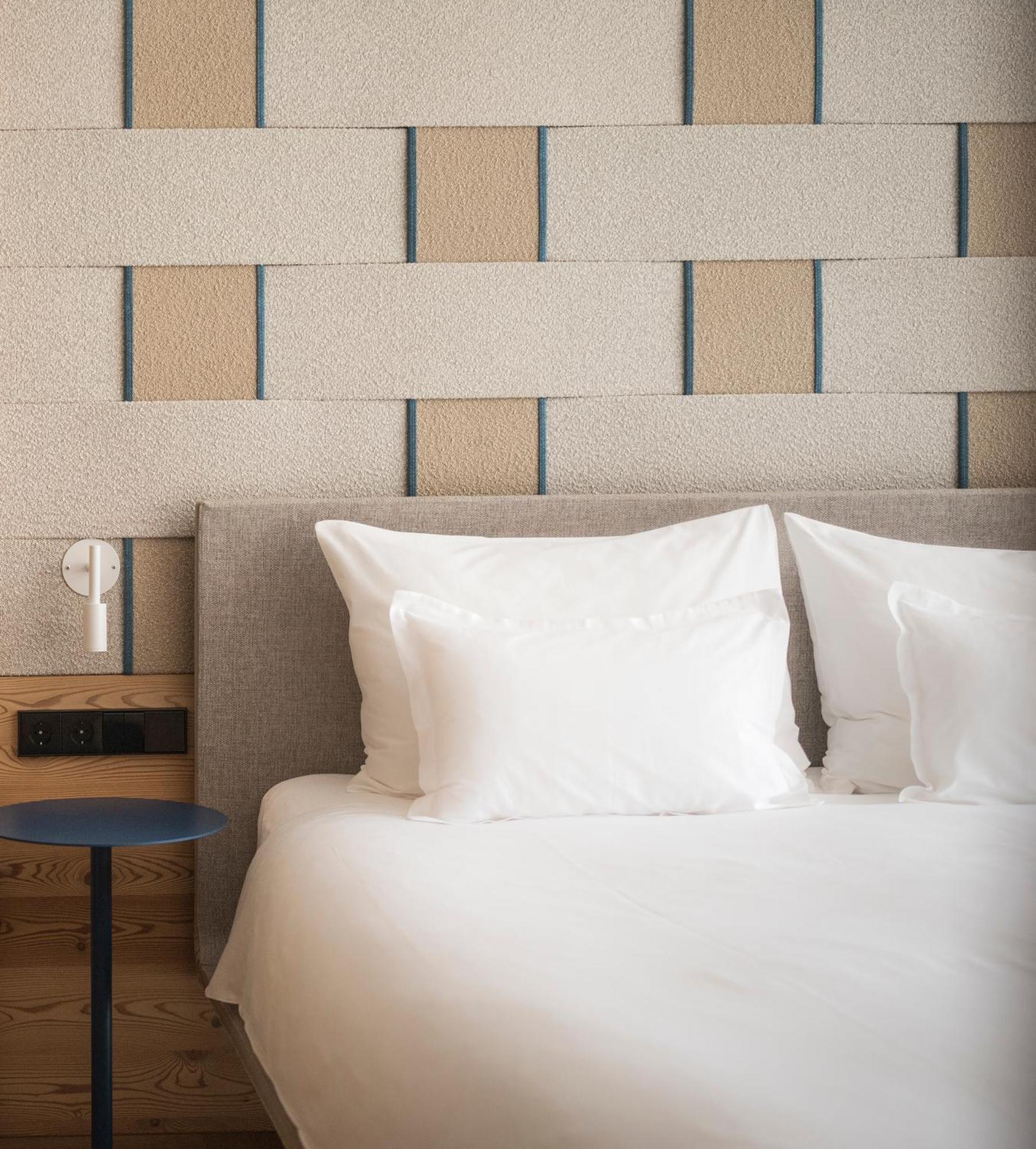 Falkensteiner Hotel Kronplatz - The Leading Hotels Of The World (Adults Only) Riscone Room photo A bed with two pillows