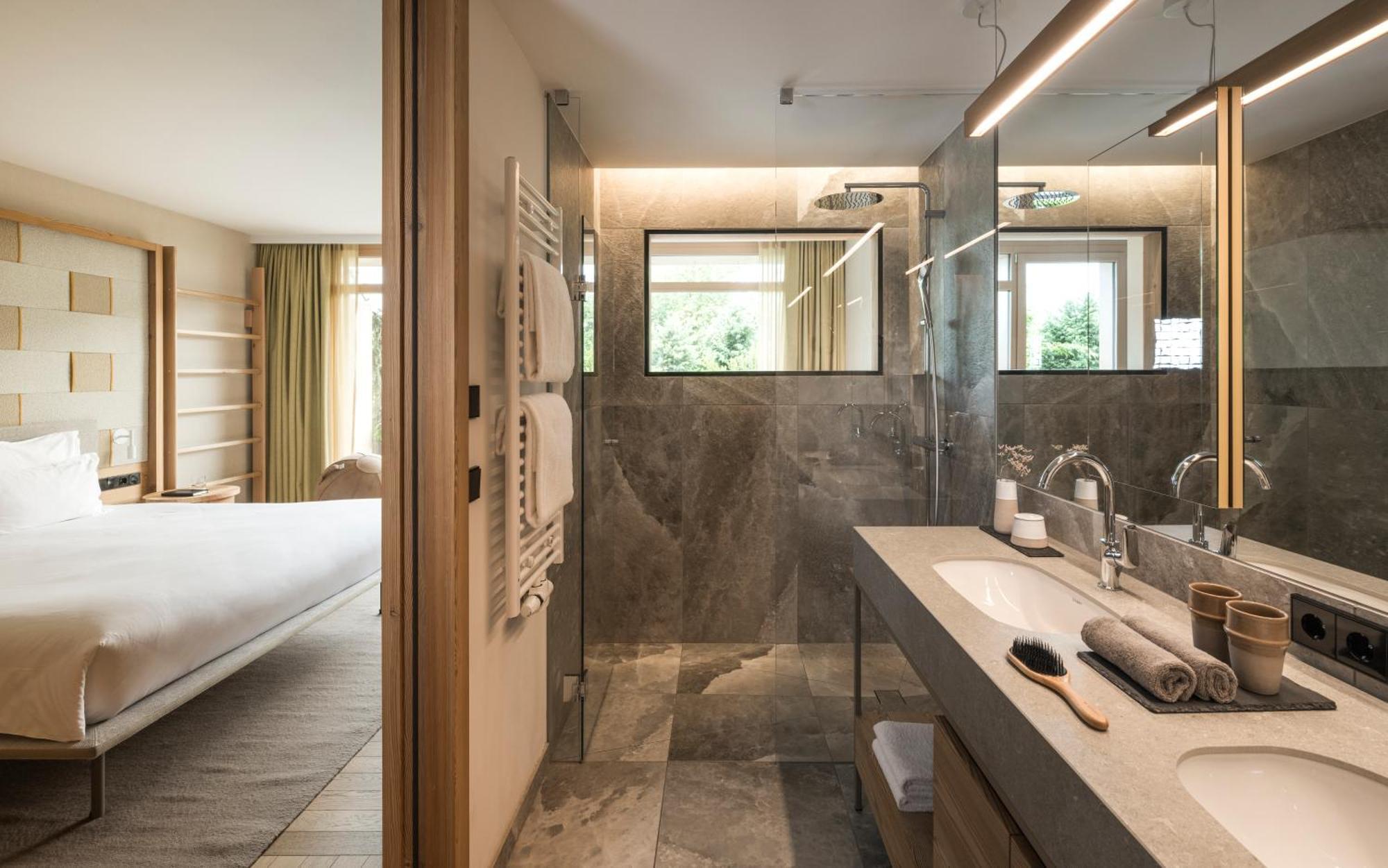 Falkensteiner Hotel Kronplatz - The Leading Hotels Of The World (Adults Only) Riscone Room photo Bathroom