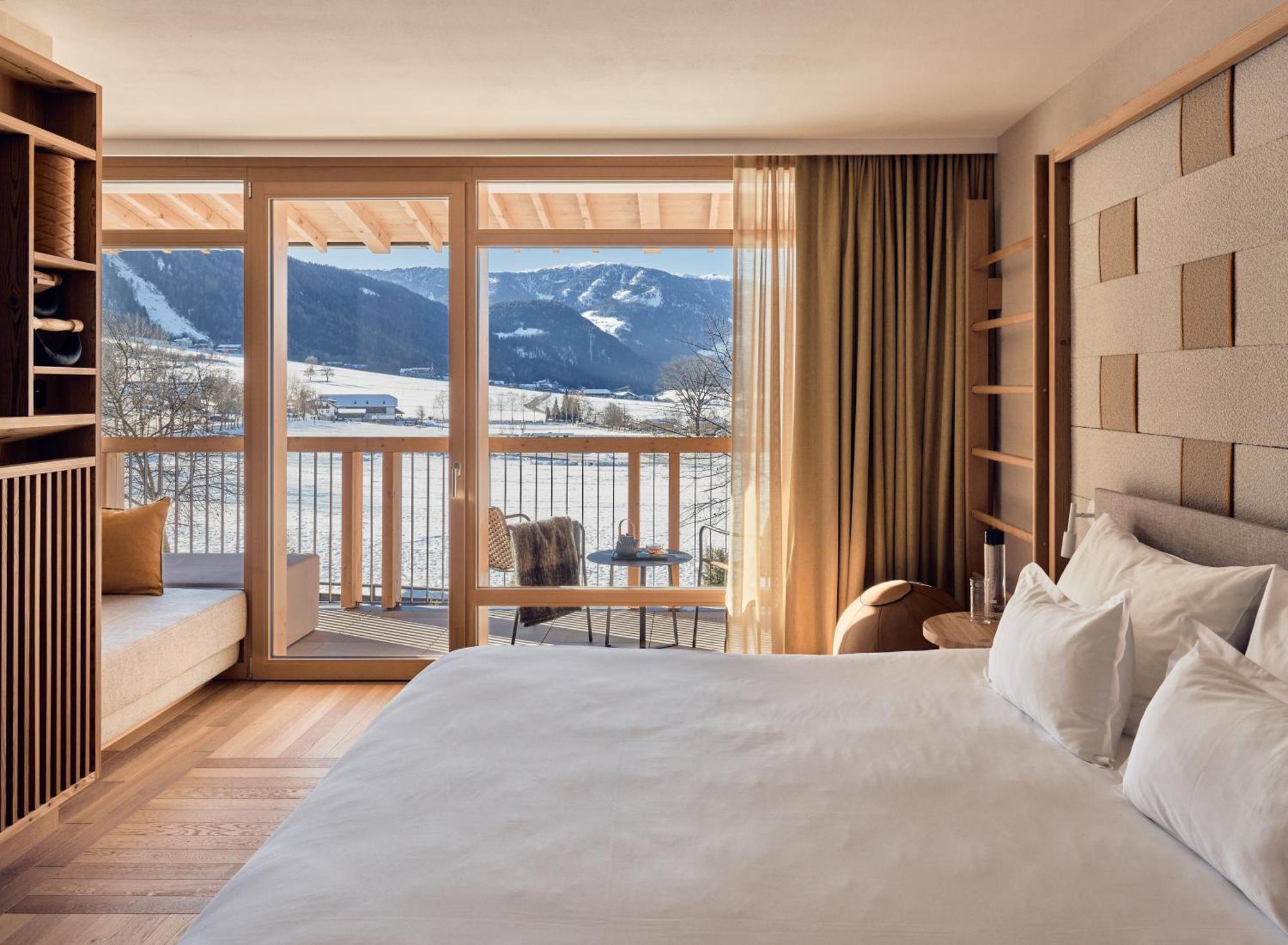 Falkensteiner Hotel Kronplatz - The Leading Hotels Of The World (Adults Only) Riscone Exterior photo Deluxe room